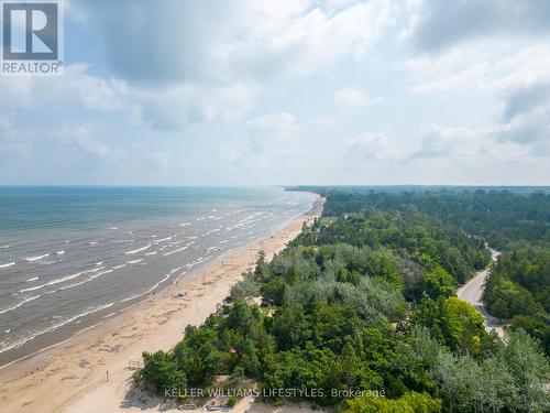 6371 Cottage Way Lane, Lambton Shores, ON 