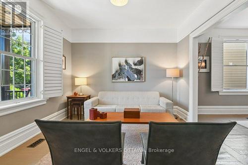 390 Winston Avenue, Ottawa, ON 