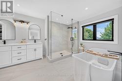 668 Florence Rd, Ensuite Primary Bedroom - 