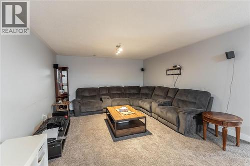 4069 Pine Crescent, Petrolia, ON 