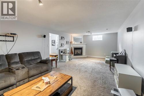 4069 Pine Crescent, Petrolia, ON 