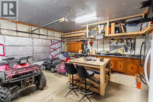 4069 Pine Crescent, Petrolia, ON 