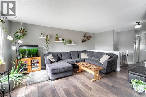 4069 Pine Crescent, Petrolia, ON 