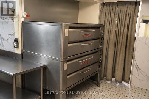 10123 Yonge Street, Richmond Hill, ON 