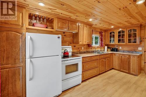 81 Strayaway Road, Blaketown, NL 