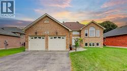 64 BLACKFRIAR Lane Brantford, ON N3R 7L3