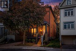 41 IVY CRESCENT Ottawa, ON K1M 1Y1