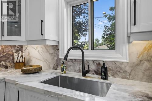 684 Lakelands Avenue, Innisfil, ON 