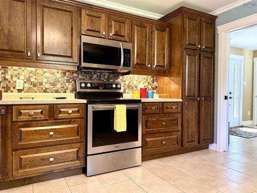 8 Fletcher Drive, Amherst, NS 