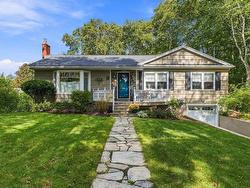 4 Fleming Drive  Halifax, NS B3P 1A9