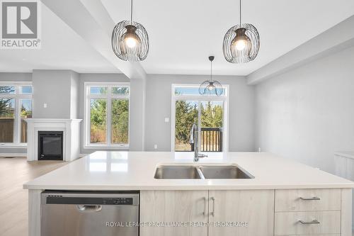 Open Concept Living with Natural Gas Fireplace - 1374 Monarch Drive, Kingston (City Northwest), ON 