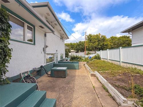 46 Queens Crescent, Brandon, MB 