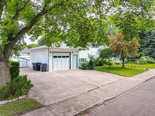 Double wide driveway - 46 Queens Crescent, Brandon, MB 