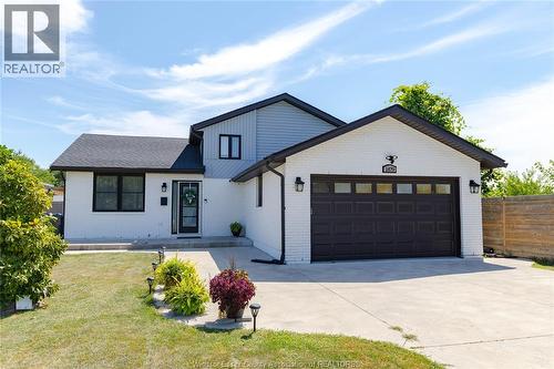 1479 SOUTHDALE  Windsor, ON N8W 5N3