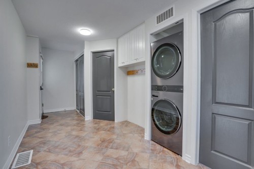 Laundry - 145 Rue Montpetit, Gatineau (Hull), QC 
