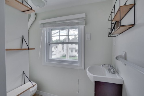 Powder room - 145 Rue Montpetit, Gatineau (Hull), QC 