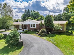 15 Rue Lynch Lac-Brome, QC J0E 1V0