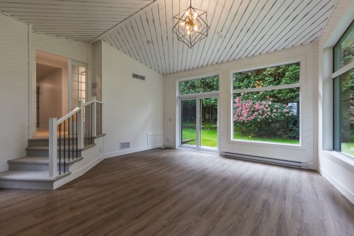 Salle familiale - 15 Rue Lynch, Lac-Brome, QC 