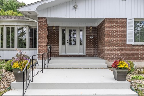 Façade - 15 Rue Lynch, Lac-Brome, QC 