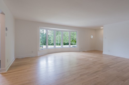 Salon - 15 Rue Lynch, Lac-Brome, QC 