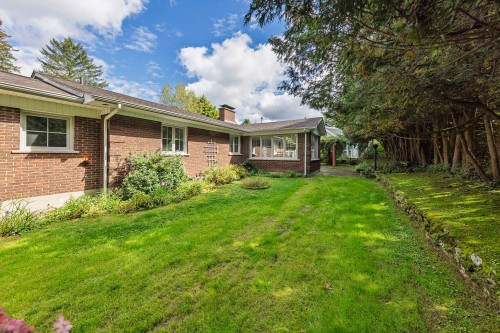 Cour - 15 Rue Lynch, Lac-Brome, QC 