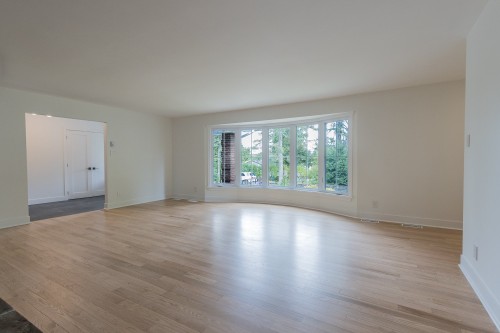 Salon - 15 Rue Lynch, Lac-Brome, QC 
