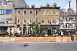 Façade - 