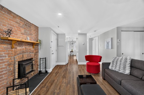 Salon - 3-69 Rue St-Paul, Québec (La Cité-Limoilou), QC 