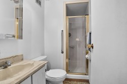Master Bathroom - 