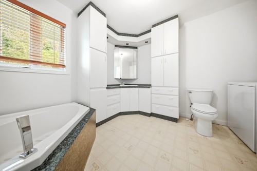 Salle de bains - 4495 Ch. De La Rivière-Aux-Sables, Saguenay (Lac-Kénogami), QC 