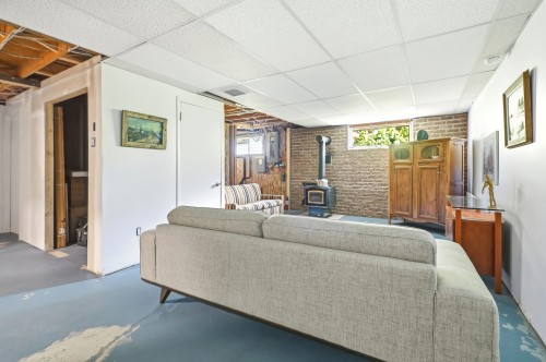 Salle familiale - 4495 Ch. De La Rivière-Aux-Sables, Saguenay (Lac-Kénogami), QC 