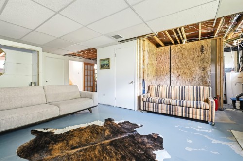 Salle familiale - 4495 Ch. De La Rivière-Aux-Sables, Saguenay (Lac-Kénogami), QC 