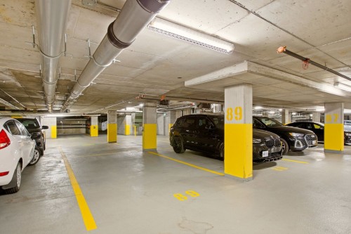 Stationnement - 203-301 Av. De L'Académie, Dorval, QC 