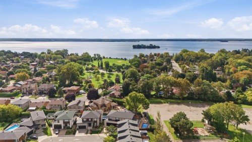 Photo aérienne - 203-301 Av. De L'Académie, Dorval, QC 