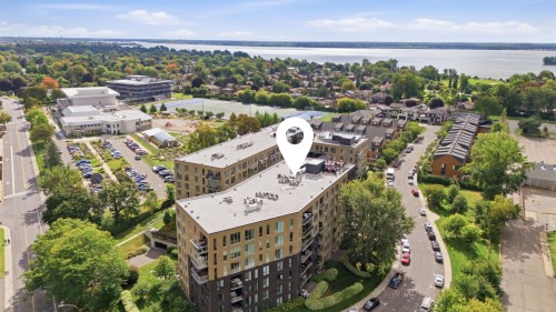 Photo aérienne - 203-301 Av. De L'Académie, Dorval, QC 