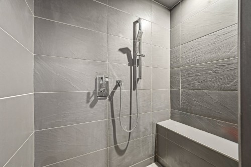 Bathroom - 6085 Rue D'Aragon, Montréal (Le Sud-Ouest), QC 