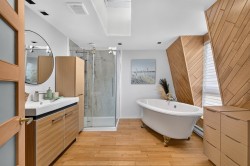 Master Bathroom - 