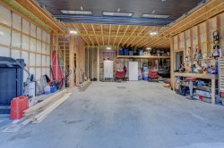Garage - 