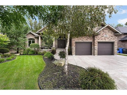 2216 Roxborough, Windsor, ON 