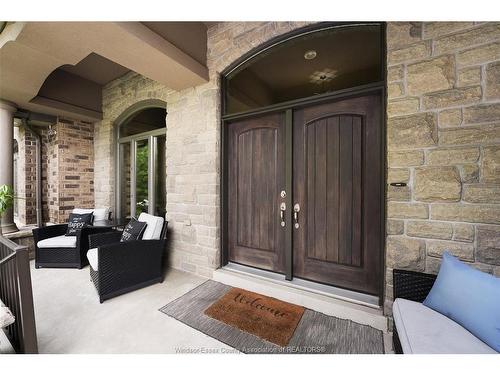 2216 Roxborough, Windsor, ON 