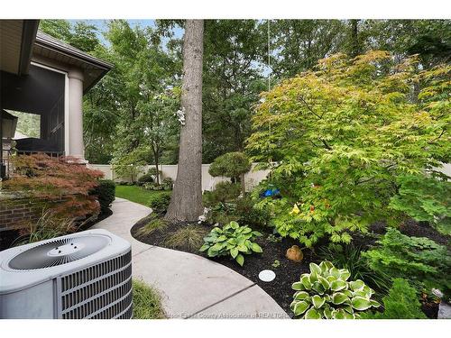 2216 Roxborough, Windsor, ON 