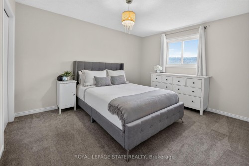 31 Princess Boulevard, Grimsby, ON 