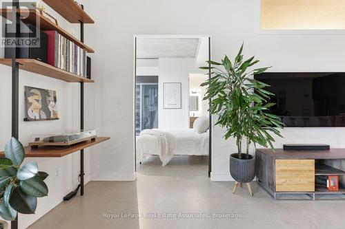204 - 19 Brant Street, Toronto, ON 
