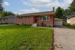 18 Oak Street Barrie, ON L4M 3V2