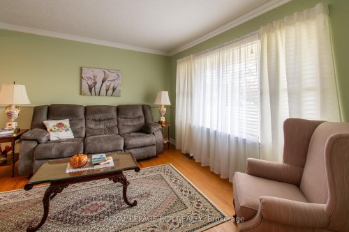 18 Oak Street, Barrie, ON 