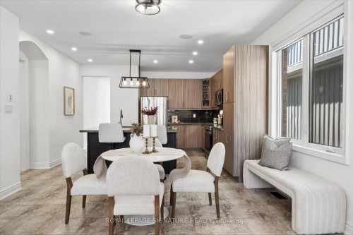 22 Wycombe Street, Whitby, ON 