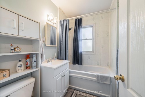 15 Kemp Square, Toronto, ON 