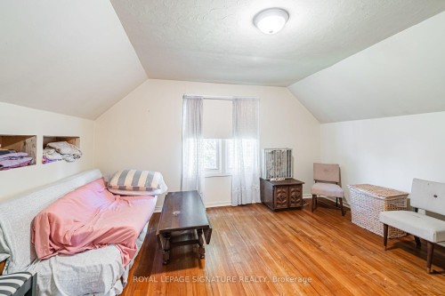 15 Kemp Square, Toronto, ON 