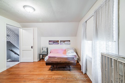 15 Kemp Square, Toronto, ON 