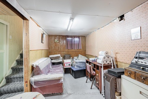 15 Kemp Square, Toronto, ON 